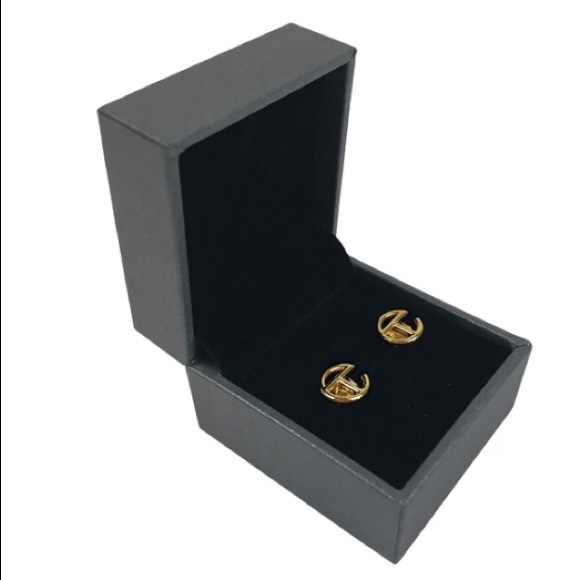 🛑SOLD🛑 NEW😍👑 Authentic Gold TELFAR logo stud earrings - Picture 3 of 10